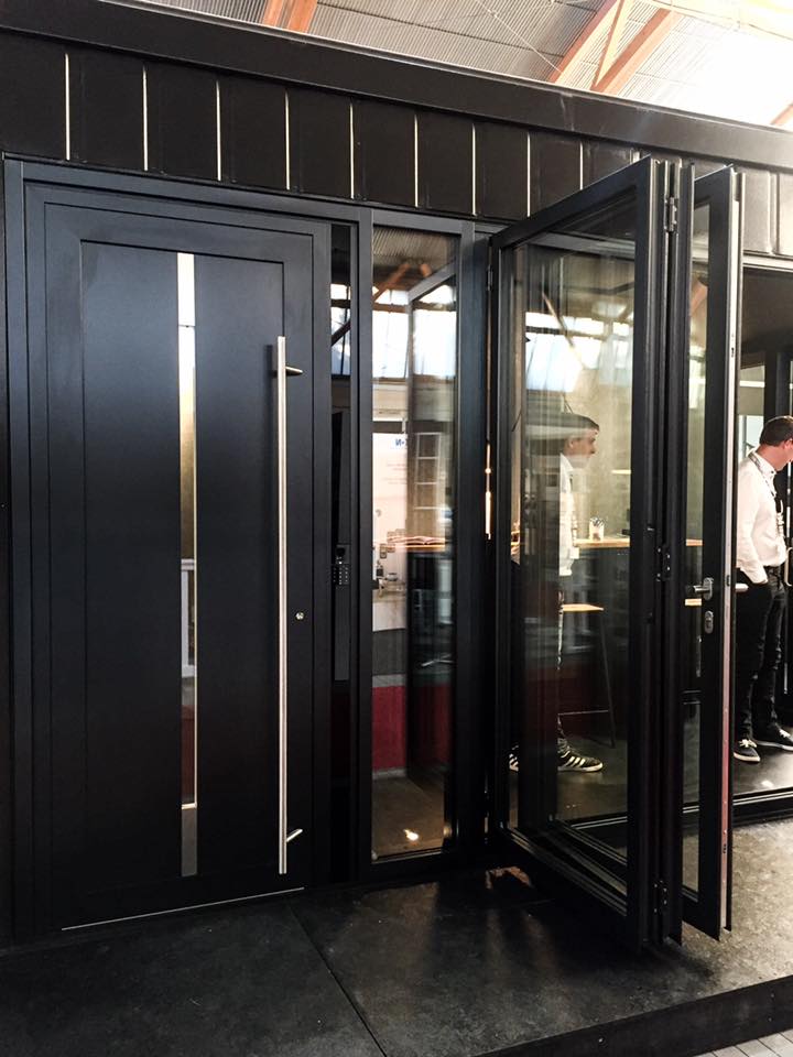 22089645_1776030932469765_6597791305365906624_n