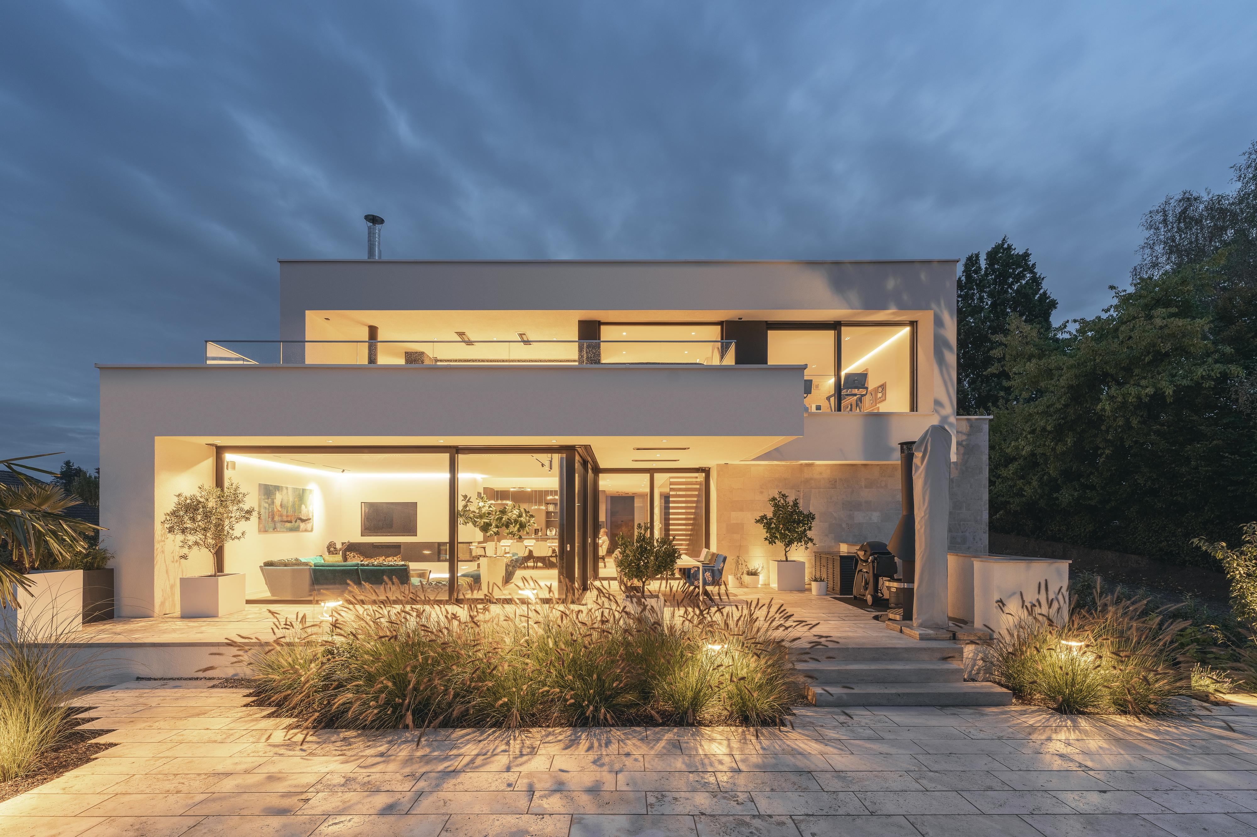 100_191950_bayreuther-villa-white