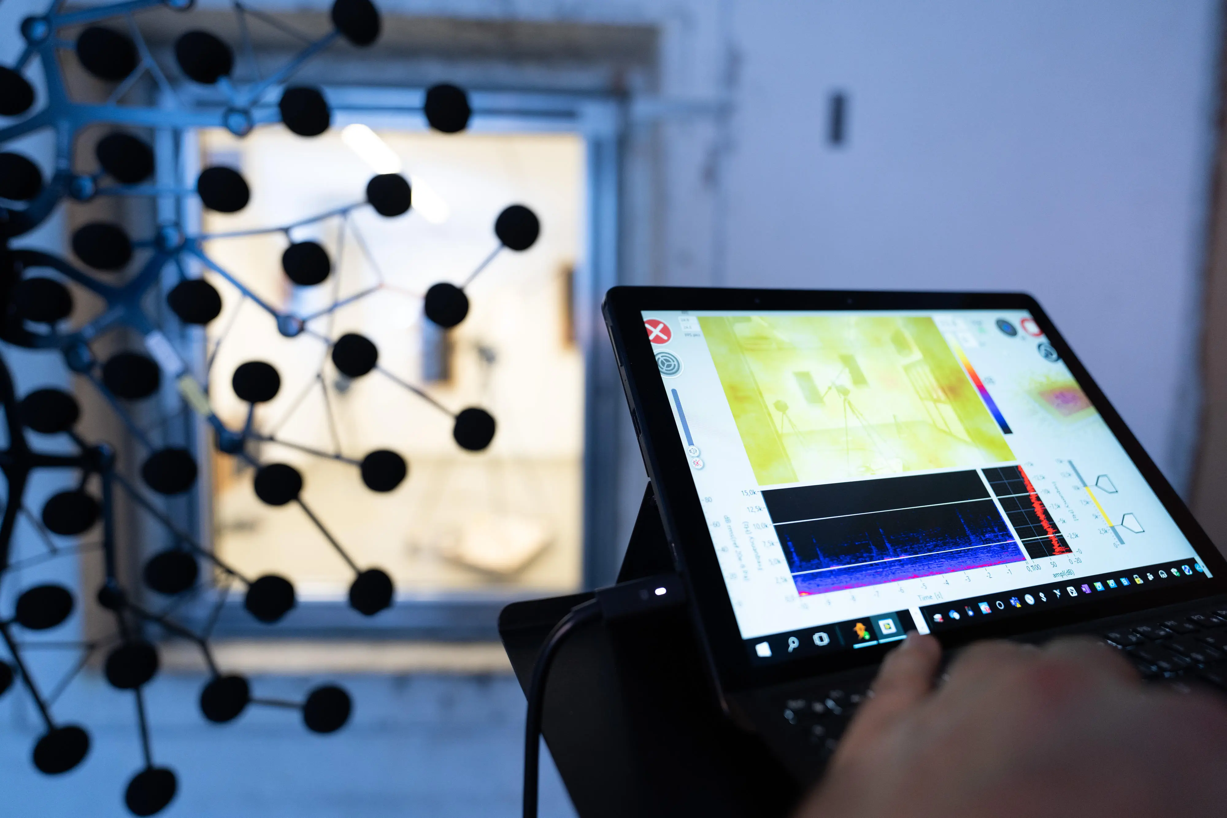 Darstellung der Software mit unterschiedlichen Einstellungsvarianten der akustischen Kamera