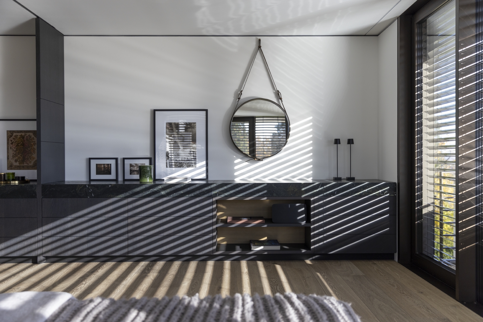 Schüco Shade: smart sun shading at home