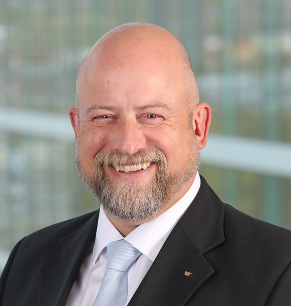 bildet av Schüco arkitekt rådgiveren Jardar Kilsti Nordeng