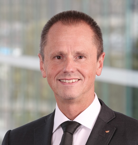 bildet av schüco teknisk leder Håkon Eggestad