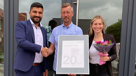 Firmenjubiläum: 20 Jahre Waldemar Mroß Bauelemente in Bergkamen, Schüco gratuliert.