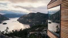 the_bolder_Fassade_mit_Fenster_rechtsseitig