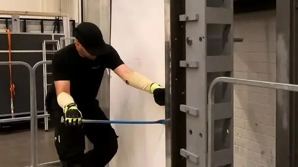 Prüfung der Widerstandsfähigkeit gegen manuelle Angriffe nach DIN EN 1630