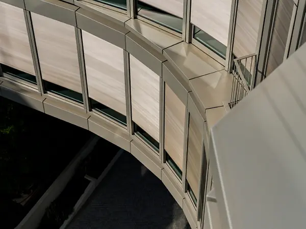 Schüco Headquarter mit Sonnenschutz