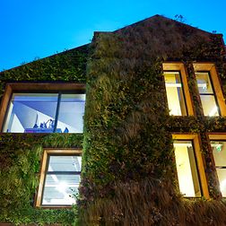 Mansell Street 5 - photo by Chris Fossey