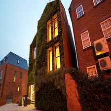 Mansell Street 7 - photo by Chris Fossey