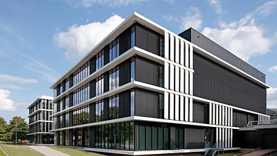 100_122586_KBC-Data_Center