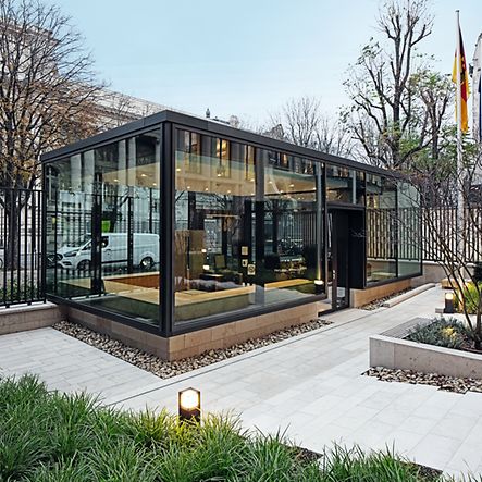 Deu_Botschaft_Paris_Wachhaus_01