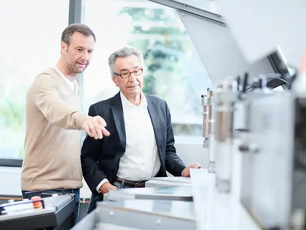 Supervisione tecnica su macchinari Schüco per la lavorazione di profili in alluminio