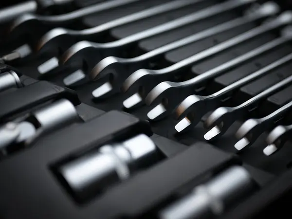 Attrezzi per intervento di riparazione su serramenti in alluminio Schüco