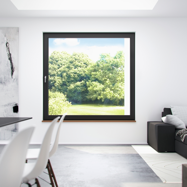 Wohnraum mit großem Schüco Fenster mit mechanischer Lüftung