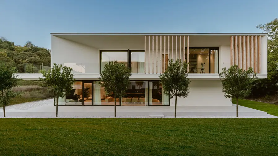 Neubau Villa Portrait mit Schüco Elementen