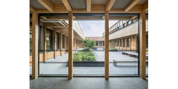hildburgschule-schueco-glassvegger-ut