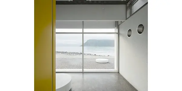 brunstranda-interior-glassvegg