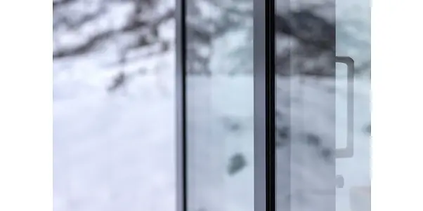 Kvamskogen-hjoerne-ute-detalj