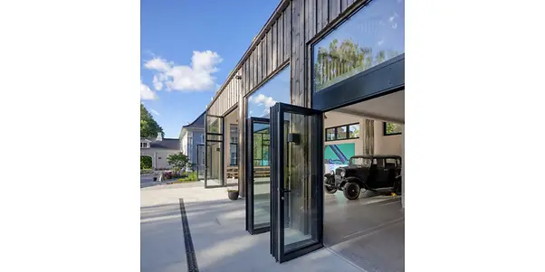 wergelandshaugen-atelier-side-aapne-dorer