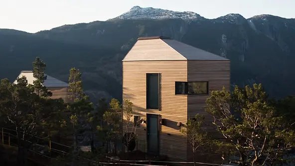 elin-engelsvoll-the-bolder-star-lodge