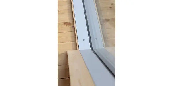 hytte-sorbraaten-detalj-ramme