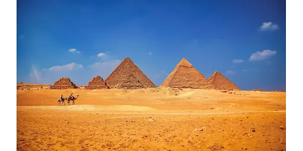 pyramidene-giza