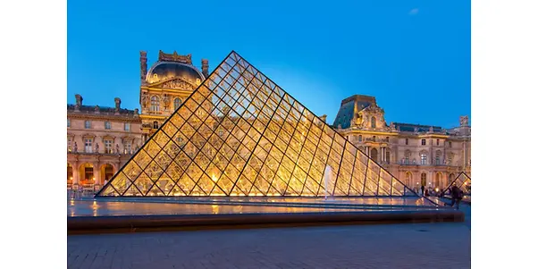 paris-louvre-pyramide